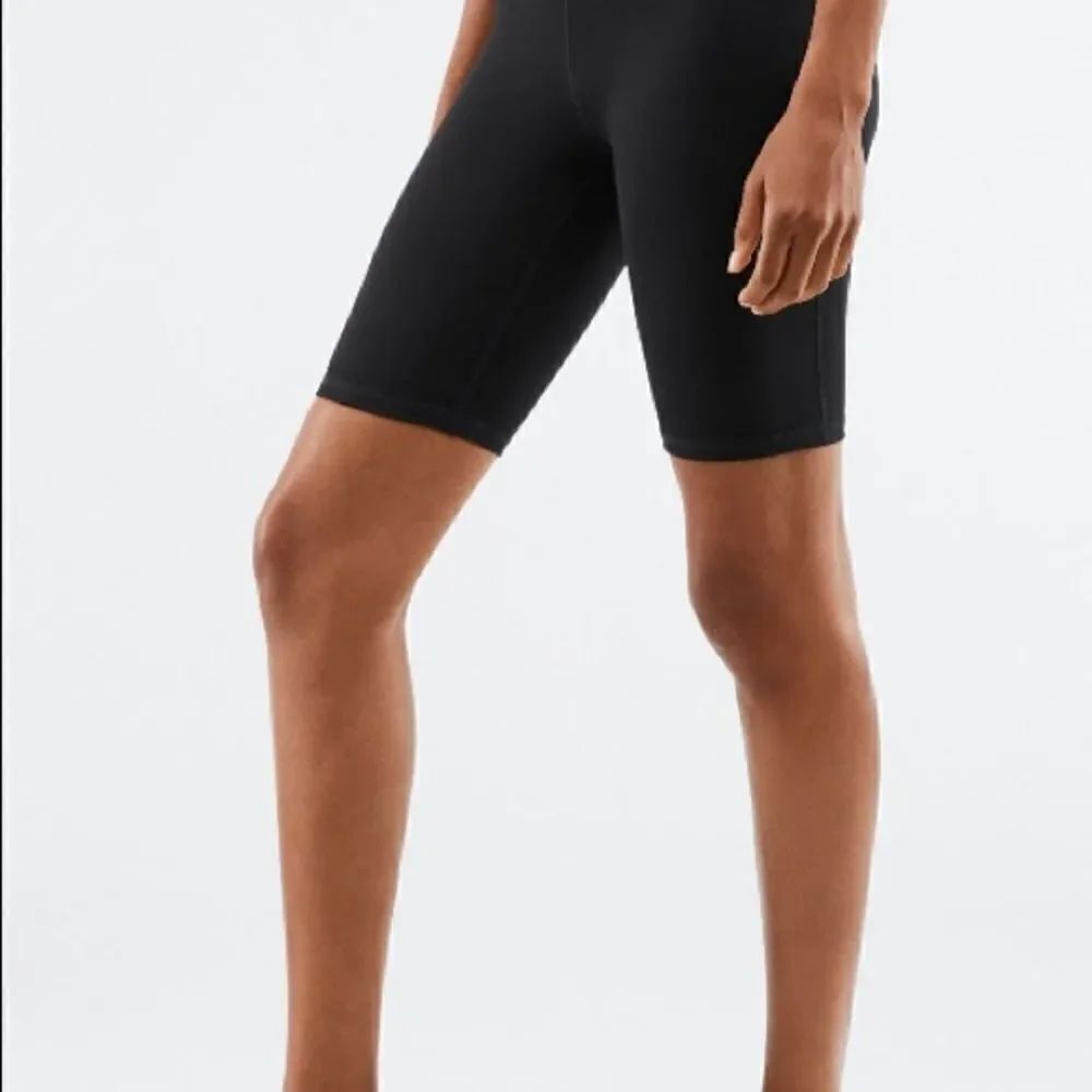 Fabletics Transition Set of 2 Short & Bra - Picture 5 of 9